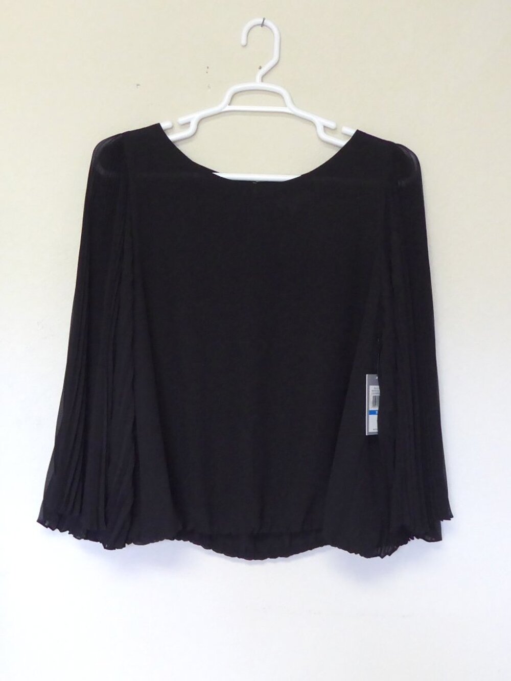 New with tags Chaus black chiffon pleated bell sleeve blouse size XL